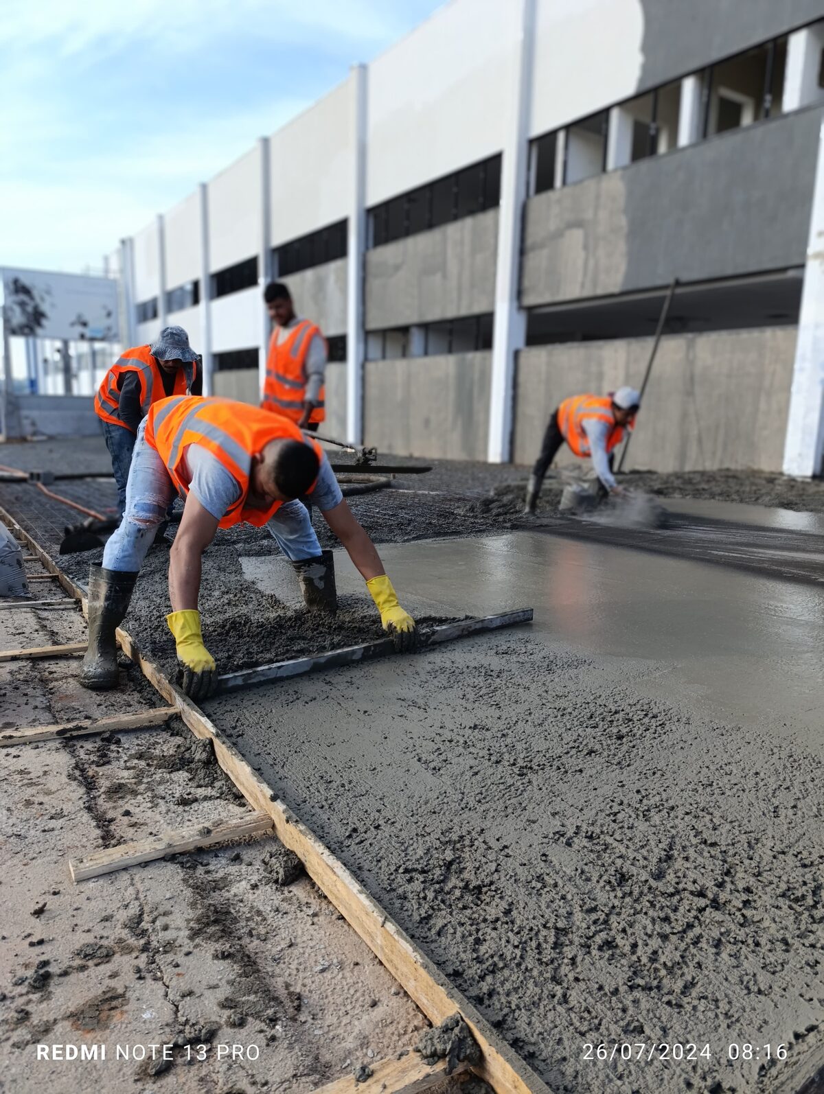Recuperação e execução de piso de concreto em obra